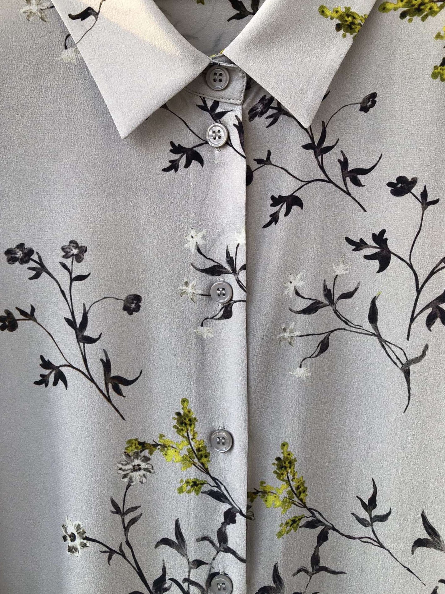 2025 New Sand-Washed Silk Shirt with Cool, Elegant Plum Blossom Print on Gray Base - Women's Top