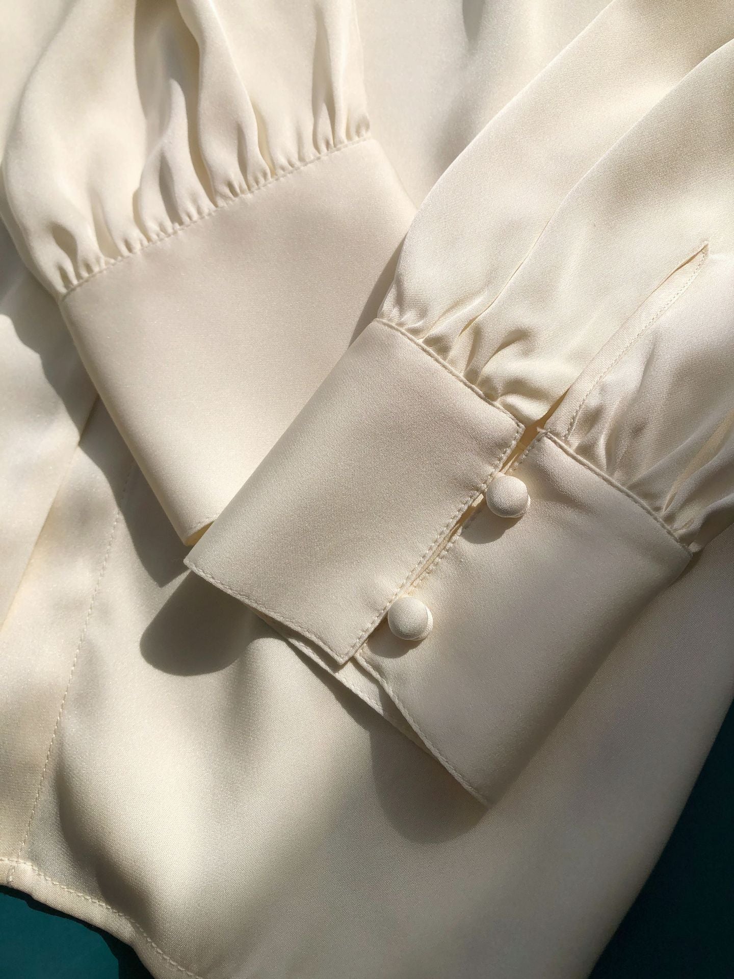 19 Momme Silk Double Georgette Blouse – Covered Buttons