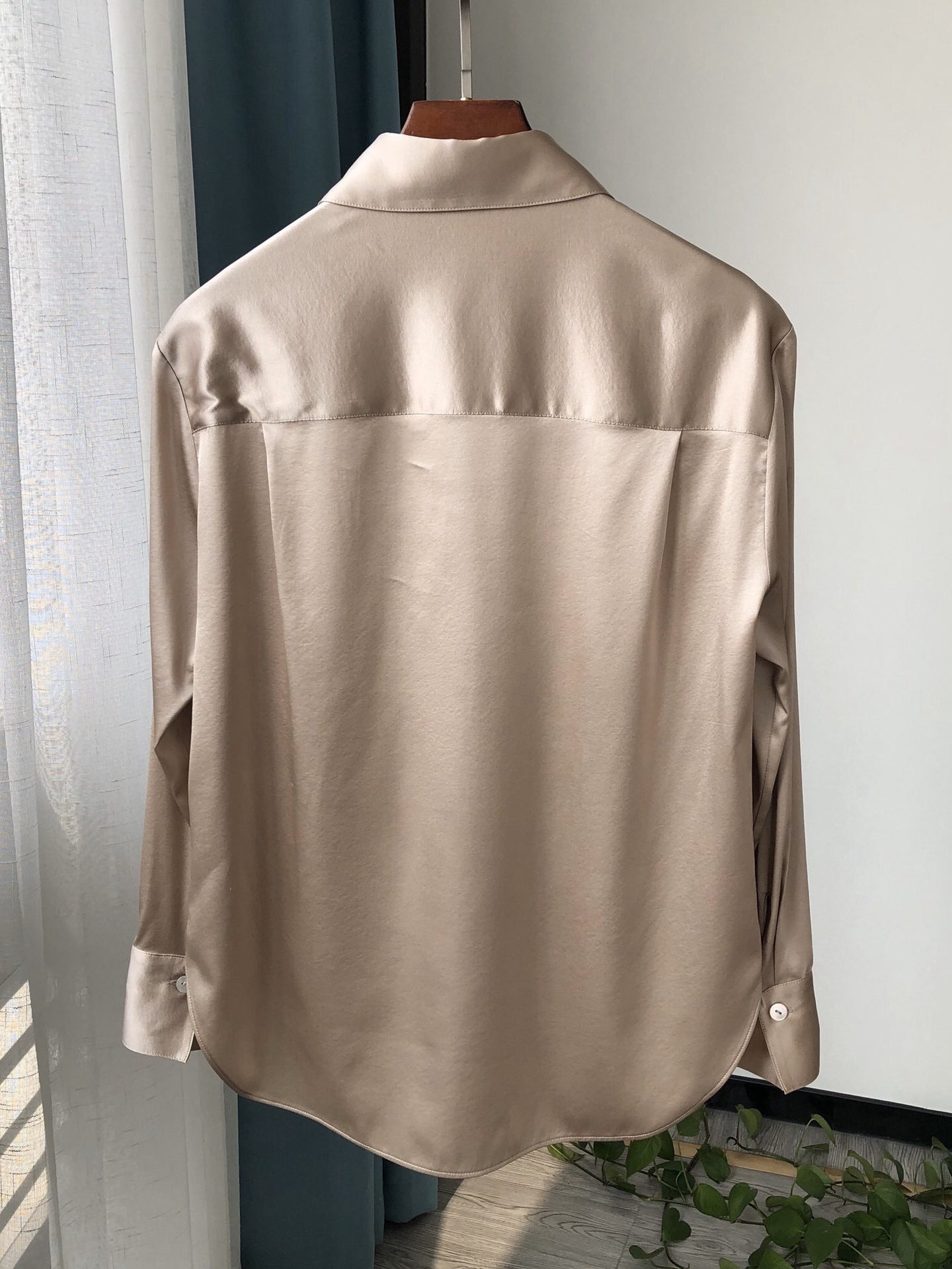 2025 New Heavy Washed Silk Draped Satin Long-Sleeve Blouse with Statement Collar for Women