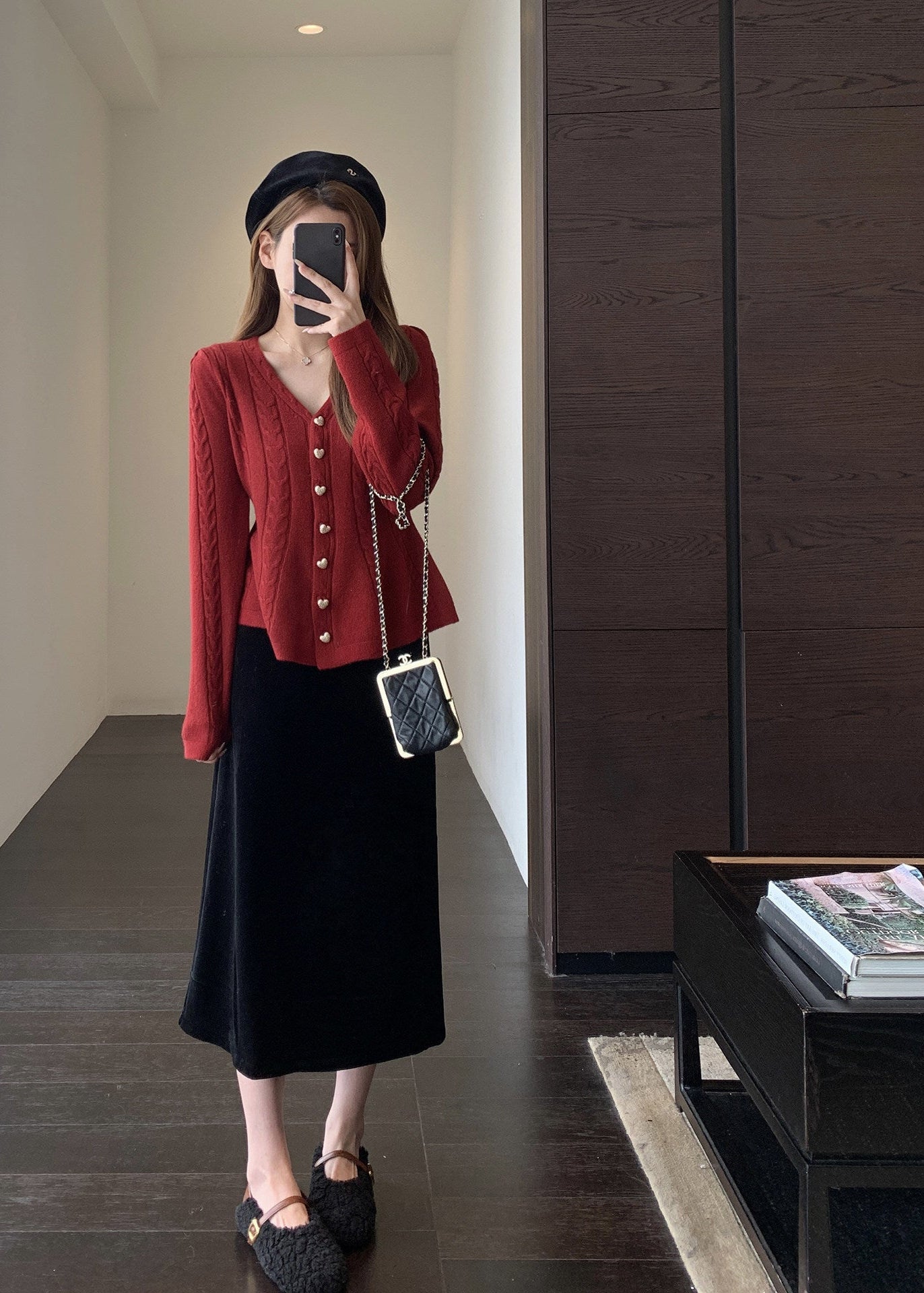 Elegant V-Neck Slim-Fit Knit Cardigan – Waist-Defining Red Sweater